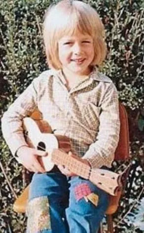 This is Keith Urban before he became famous.