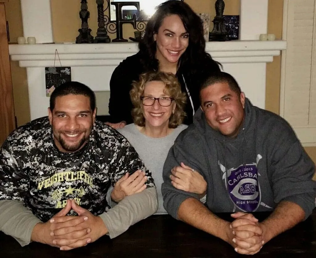 Nia Jax with mother and brothers: Credits: Pinterest.