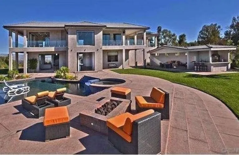 Chris Brown's $4.35 million house at Los Angeles.