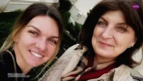 Simona Halep with her mother Tania.