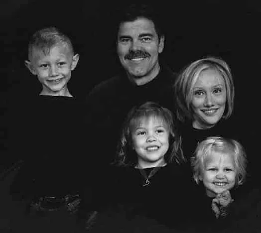 Can you spot Grace VanderWaal in this family photo?