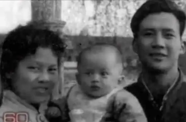 Meet Jack Ma's parents - during his childhood.