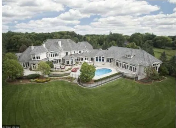 Karl-Anthony Towns’ Lifestyle- He owns a luxurious house at west Metro.