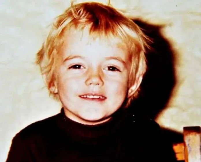 Chris Hemsworth Childhood Photo- He was a cute and adorable kid who never knew the extent he would go with superpowers.