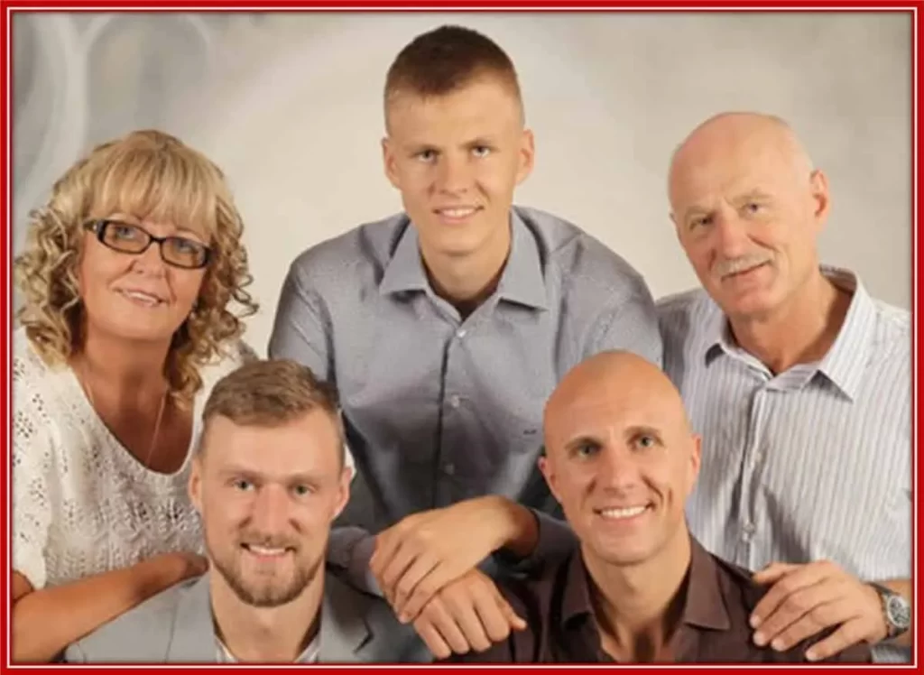 Meet members of Kristaps Porzingis Family.
