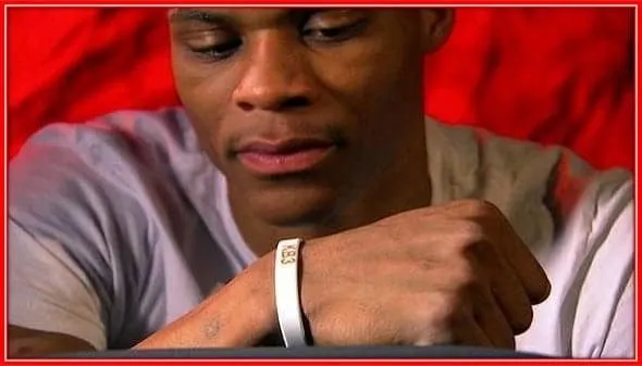 Beastbrook wears a rubber bracelet with KB3 inscribed on it as a tribute to his friend, Khelcey.