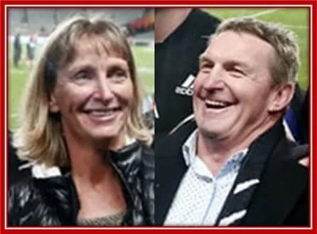 Behold Beauden Barrett’s parents - his mother, Robyn Barret and his father, Kevin Barrett.