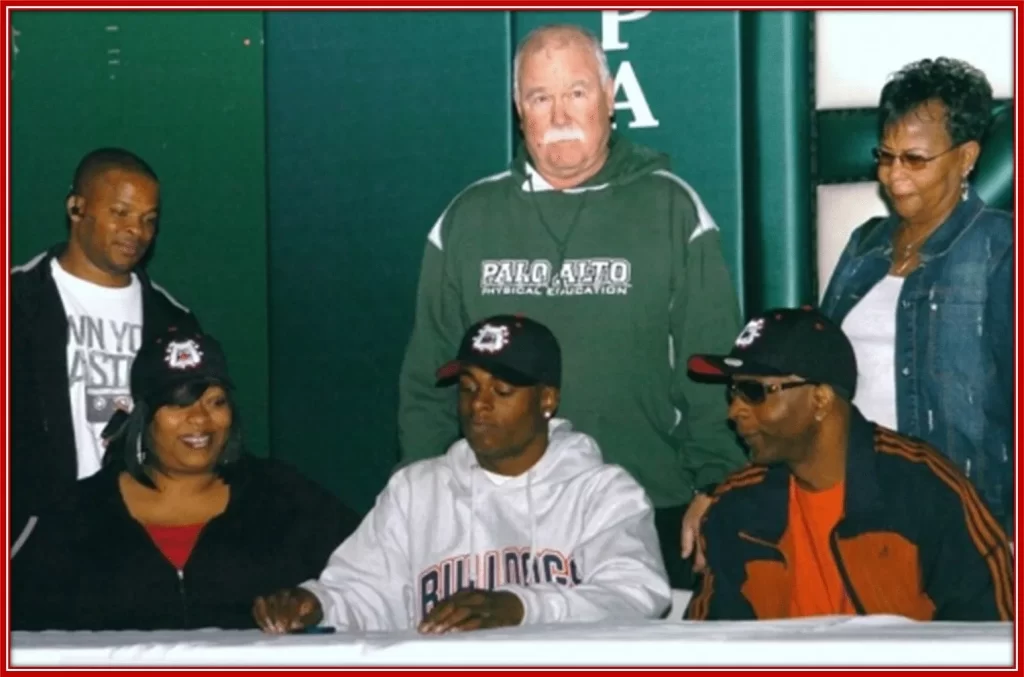 A photo of Davante signing in as a collegiate player - his family members were also present.