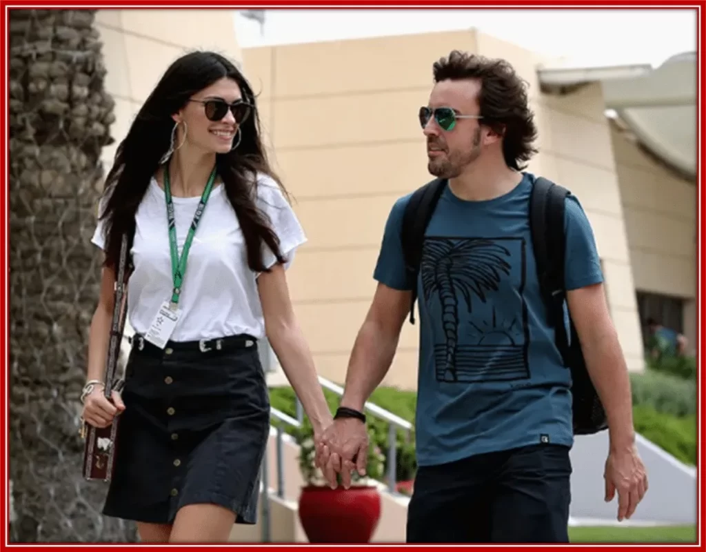 Alonso met the Italian model Linda Morselli in 2016 and began dating.