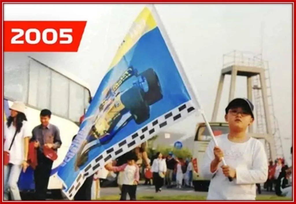 Young Guanyu Zhou supports Fernando Alonso's team in his home country, China.