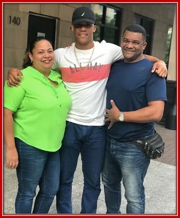 Meet Juan Soto's Parents. His mum, Belkis Pacheco, and his dad, Juan Soto Sr.