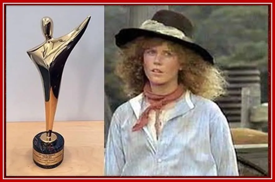 The First AACTA Award Nicole Kidman won for her Role in the Five Mile Creeks Movie.