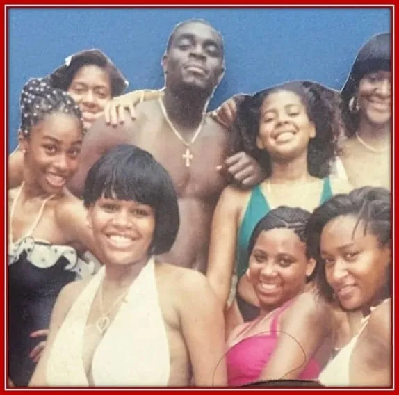 Alpo With his Many Women Enjoying a Party.