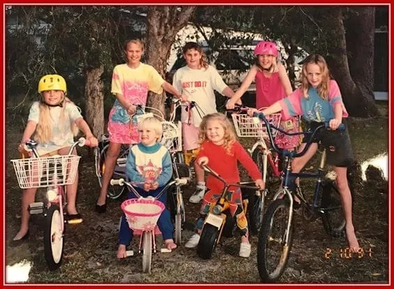 Can you Spot the Actress With her Sisters and Playmates? As they all pose With Their Bicycles?