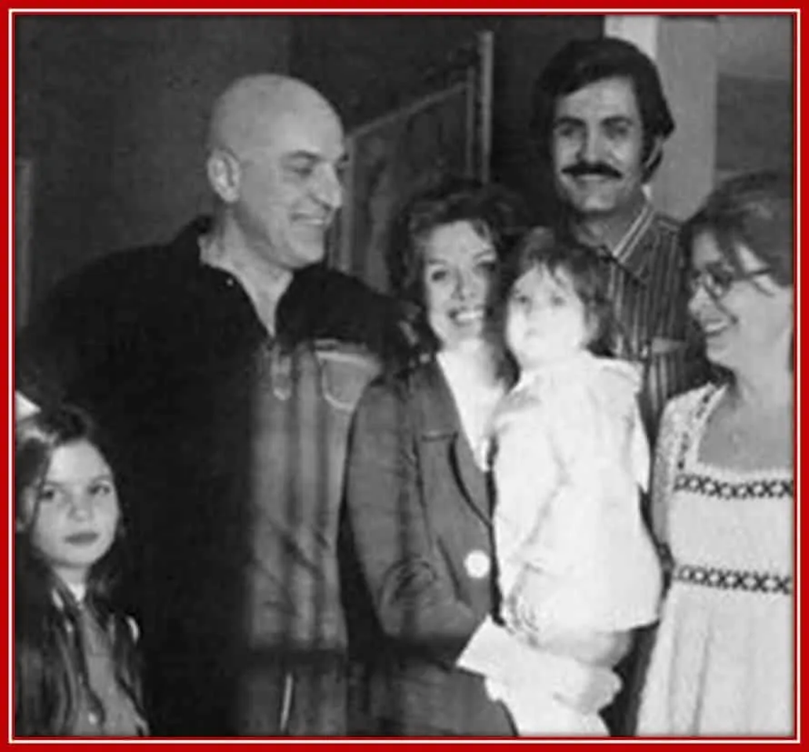 A Rare Photo of Telly Savalas With Jennifer Aniston's Parents When she was Still a Child.