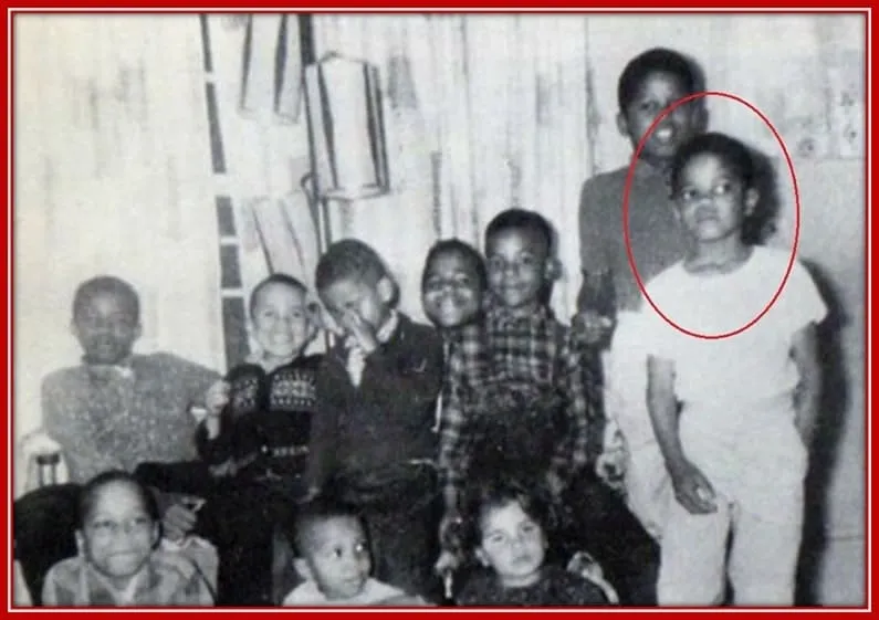 The Ten Children in the Marriage of Joe and Katherine Jackson. Can you see Michael with the Hands in the Pocket?