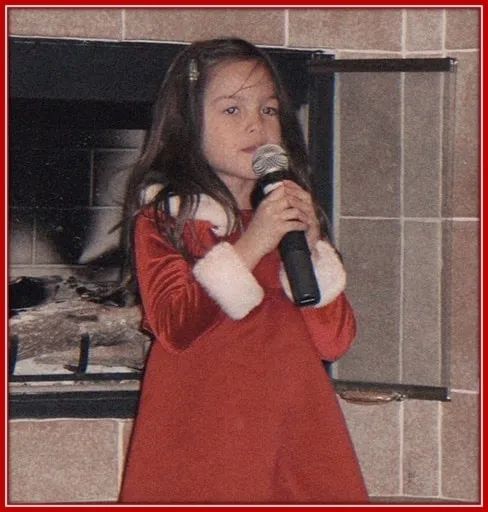The Childhood Photo of Olivia Rodrigo Already Singing at a Very Young Age.