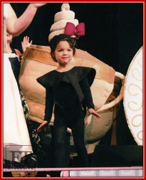 Meet the Young Olivia During her Acting Periods in her Early Childhood.