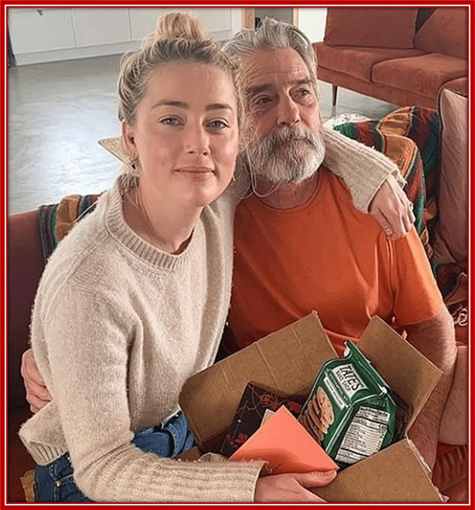 A photo of Amber Heard with her dad, David Clinton Heard.