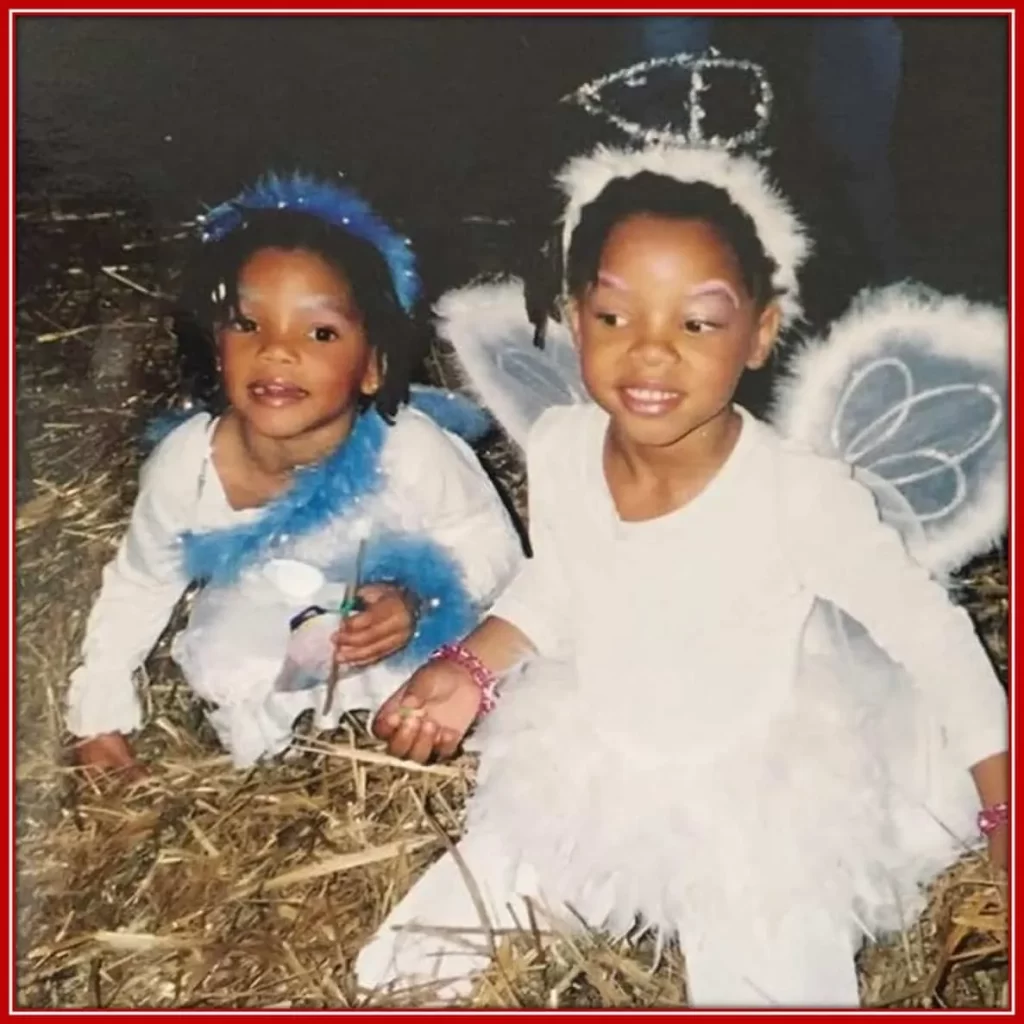 The Singer Bailey and her Sister Chloe in one of Their Performance as Children.